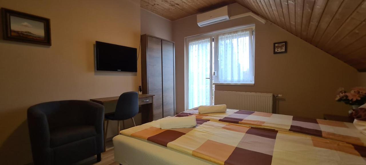 Hajas Familia Kiado Szobak Balatonmáriafürdő Eksteriør billede