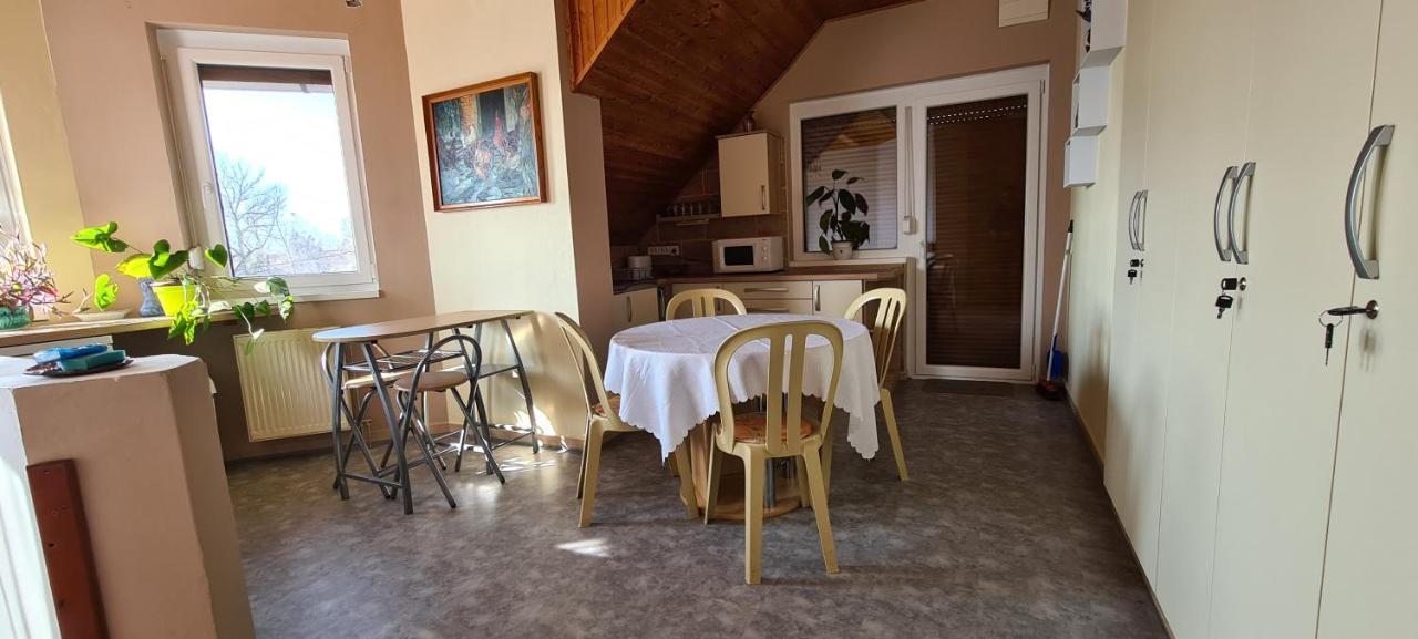 Hajas Familia Kiado Szobak Balatonmáriafürdő Eksteriør billede
