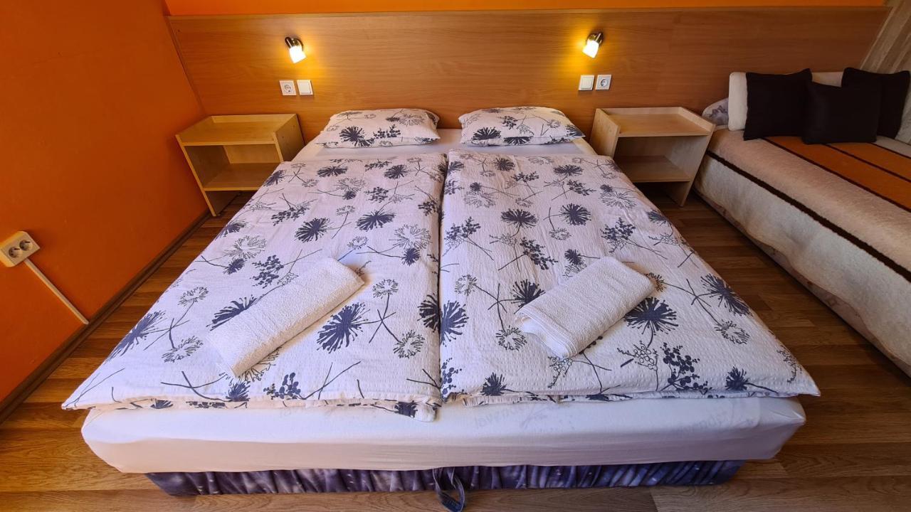 Hajas Familia Kiado Szobak Balatonmáriafürdő Eksteriør billede